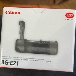 Canon BG-E21 Battery Grip Brand new in box